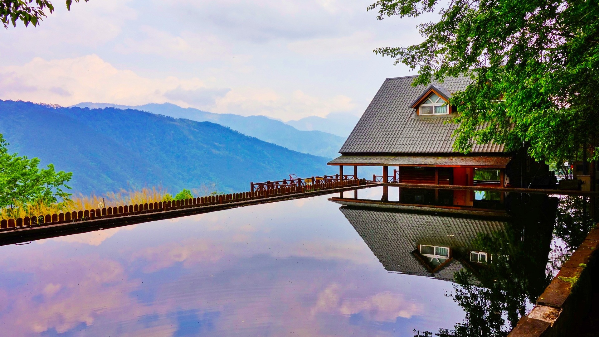 water-bridge-house-river-summer-vacation-712250-pxhere.com
